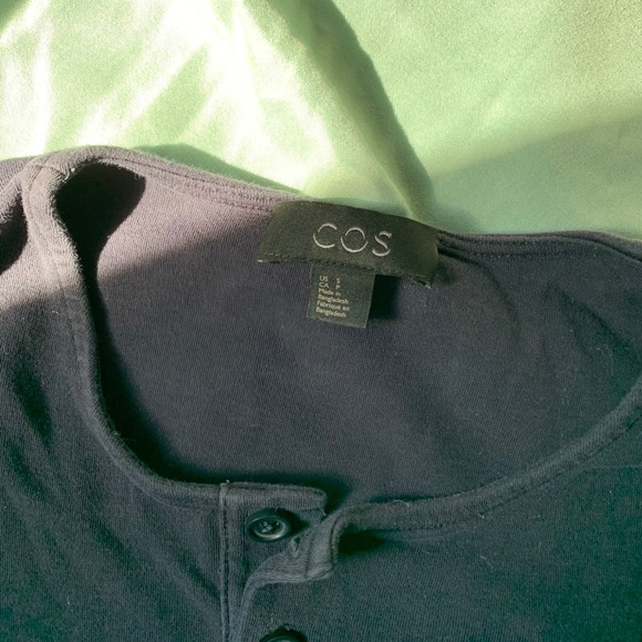 COS tee - Picture 2 of 2